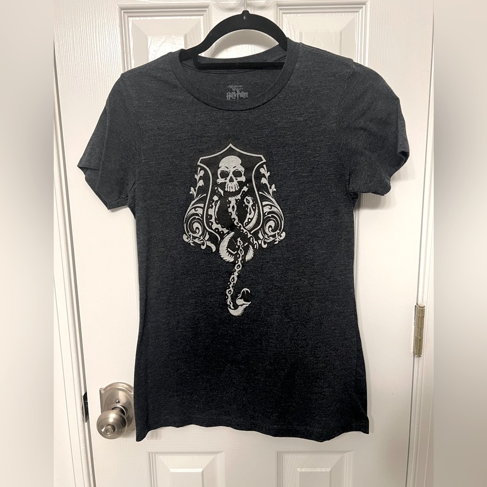 Slytherin house Harry Potter T-shirt from universal studios - size medium